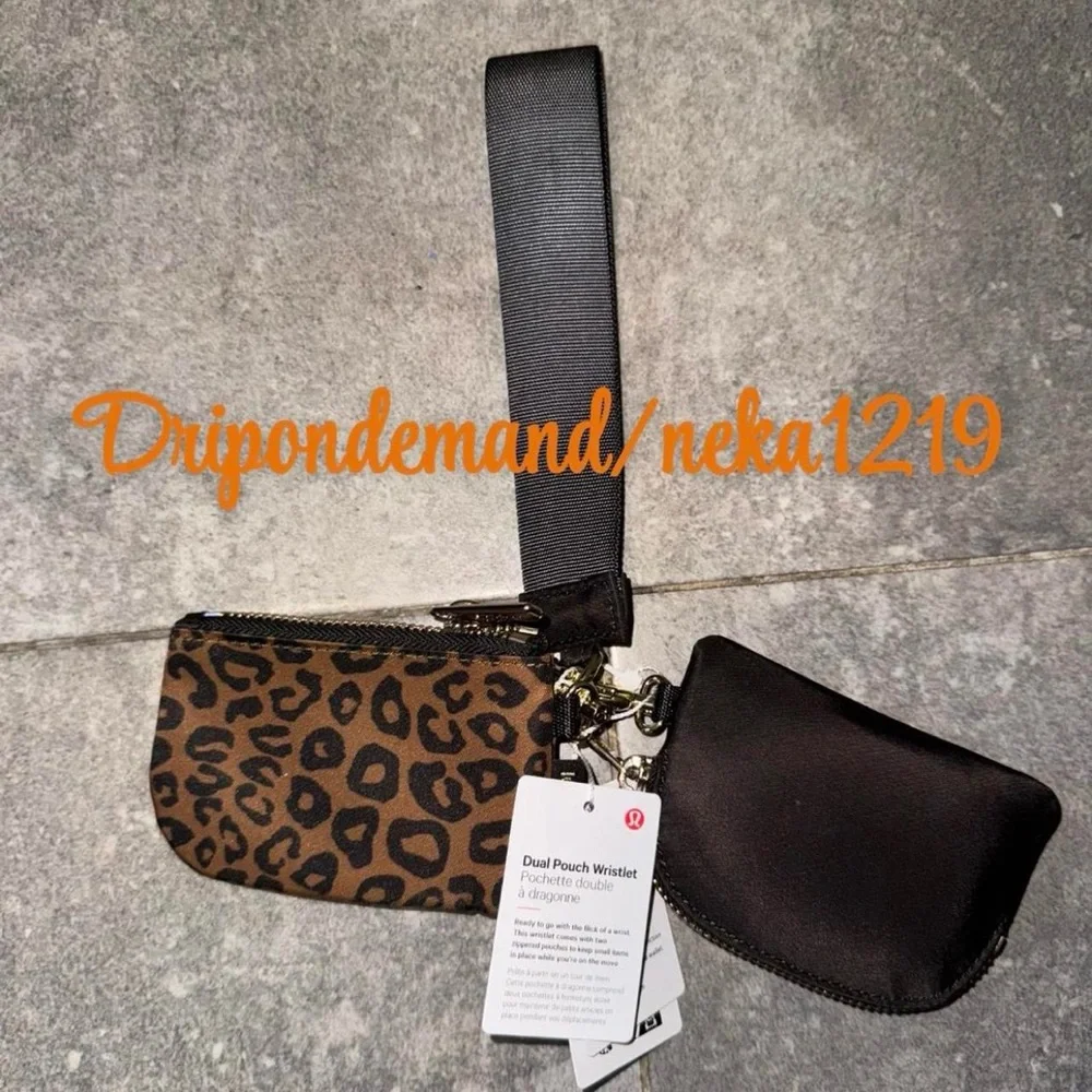 Lululemon Dual Pouch Wristlet Leopardo Shift Midi Desert Khaki Multi Night Brown